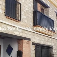 Casa ESCUCHA BAJA